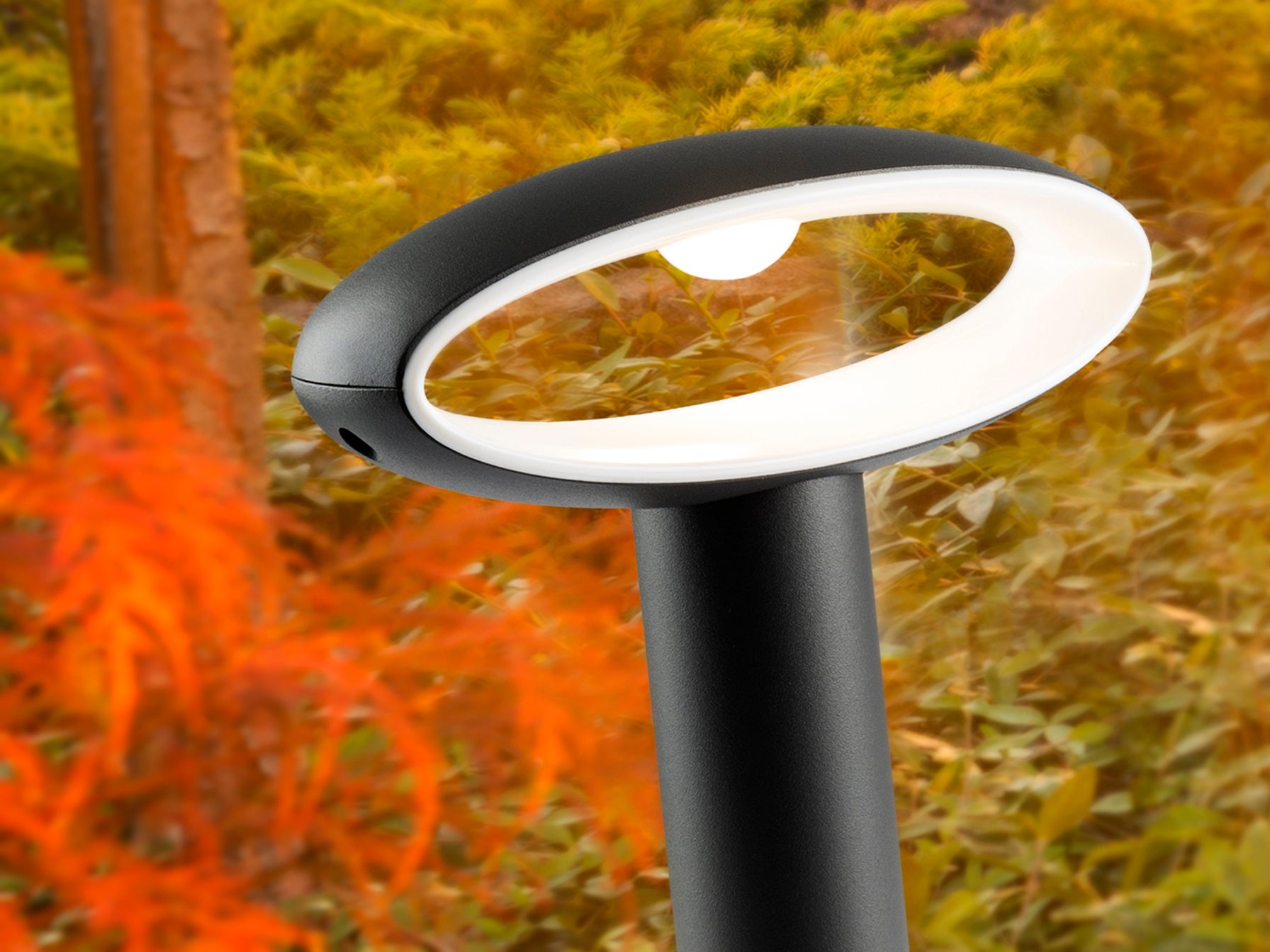 Baliza exterior Vilo gris oscuro de aluminio con iluminación LED, ideal para jardín. Diseño moderno, resistente al agua IP65. Producto Schuller.