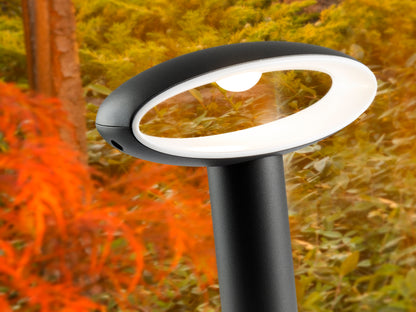 Baliza exterior Vilo gris oscuro de aluminio con iluminación LED, ideal para jardín. Diseño moderno, resistente al agua IP65. Producto Schuller.