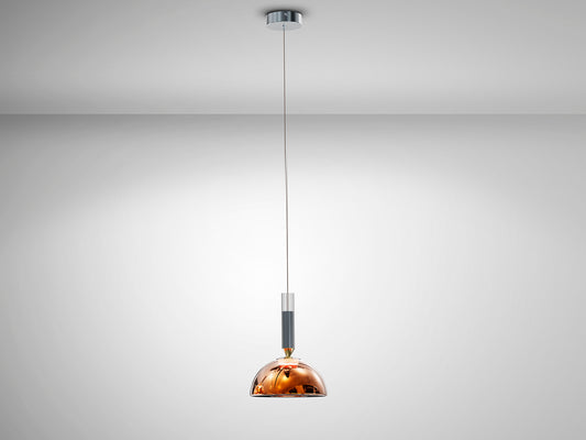 Lámpara colgante Charlize cobre de Schuller iluminando un comedor moderno, con diseño de cristal y LED, en color gris oscuro. Ideal para salón.