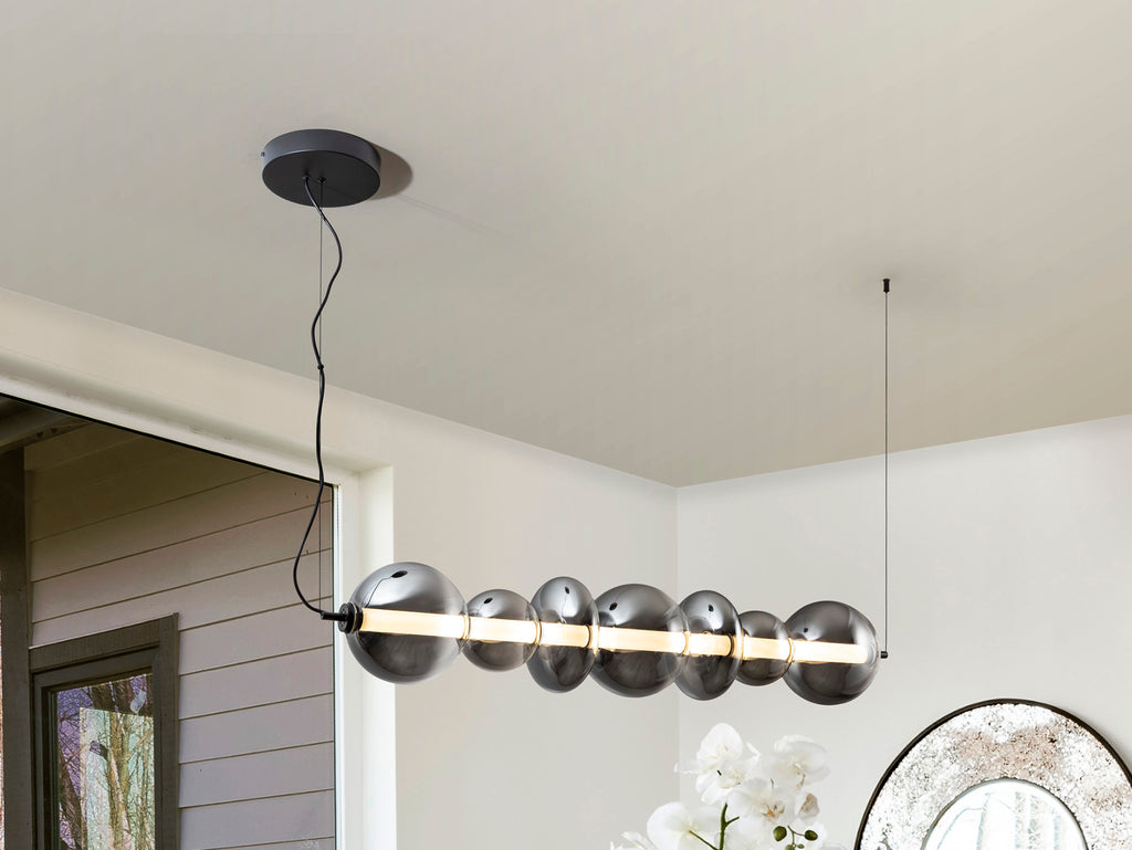 Lámpara colgante Gladis negro smoke de Schuller, ideal para comedor o salón moderno. Diseño con cristal y metal negro, acabado gris smoke. Ref. 314978.