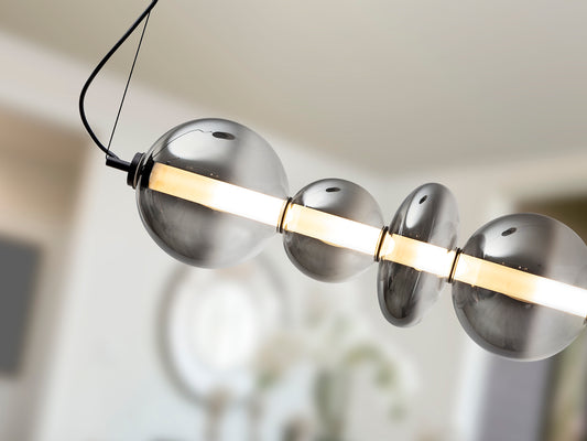 Lámpara colgante Gladis negro smoke de Schuller en comedor moderno, cristal y metal. Iluminación elegante para salón. Modelo 314978.