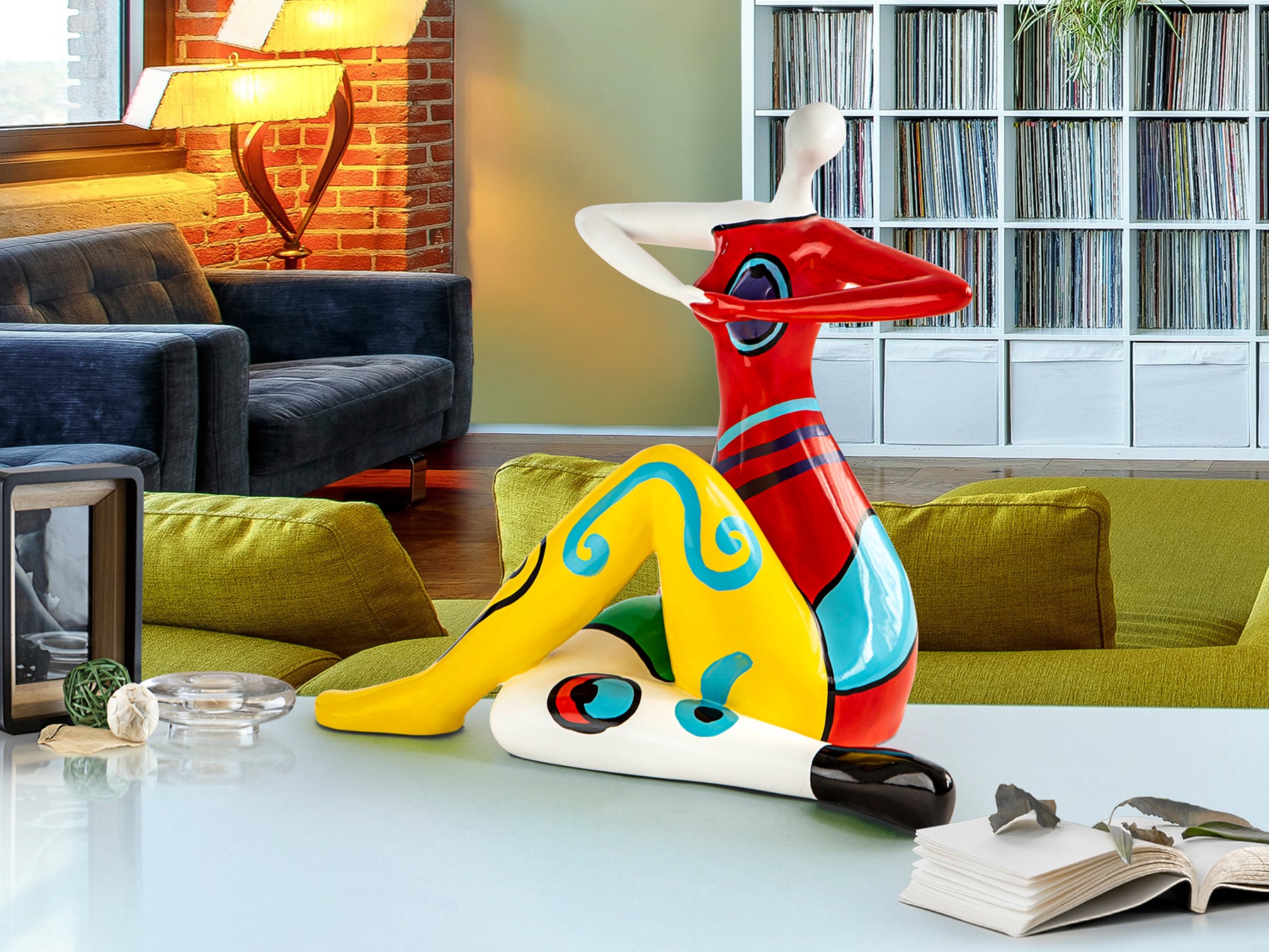 Figura decorativa Femme mediana multicolor de resina estilo pop art | Schuller 326191 para decoración moderna del hogar: salón o entrada.