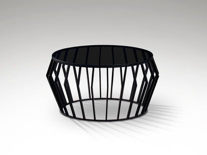 Mesa de centro Ciros negra mate de estilo industrial con tapa de cristal smoke, ideal para salones modernos. Marca Schuller.