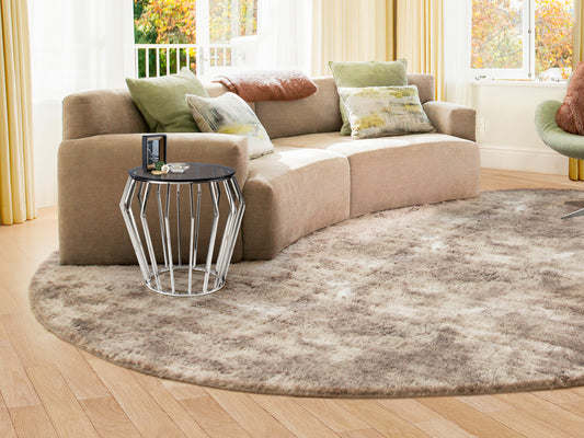 Mesa velador Ciros de acero brillo Schuller en dormitorio moderno, con cristal smoke y diseño minimalista. Ideal como mesa auxiliar en salón.