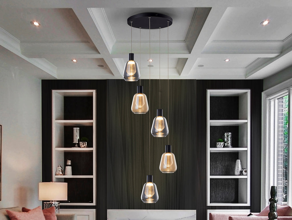 Lámpara de techo Carisa 5 luces negra y ámbar para comedor o salón, de metal y cristal, colgante, LED integrado, regulable en altura, de Schuller.