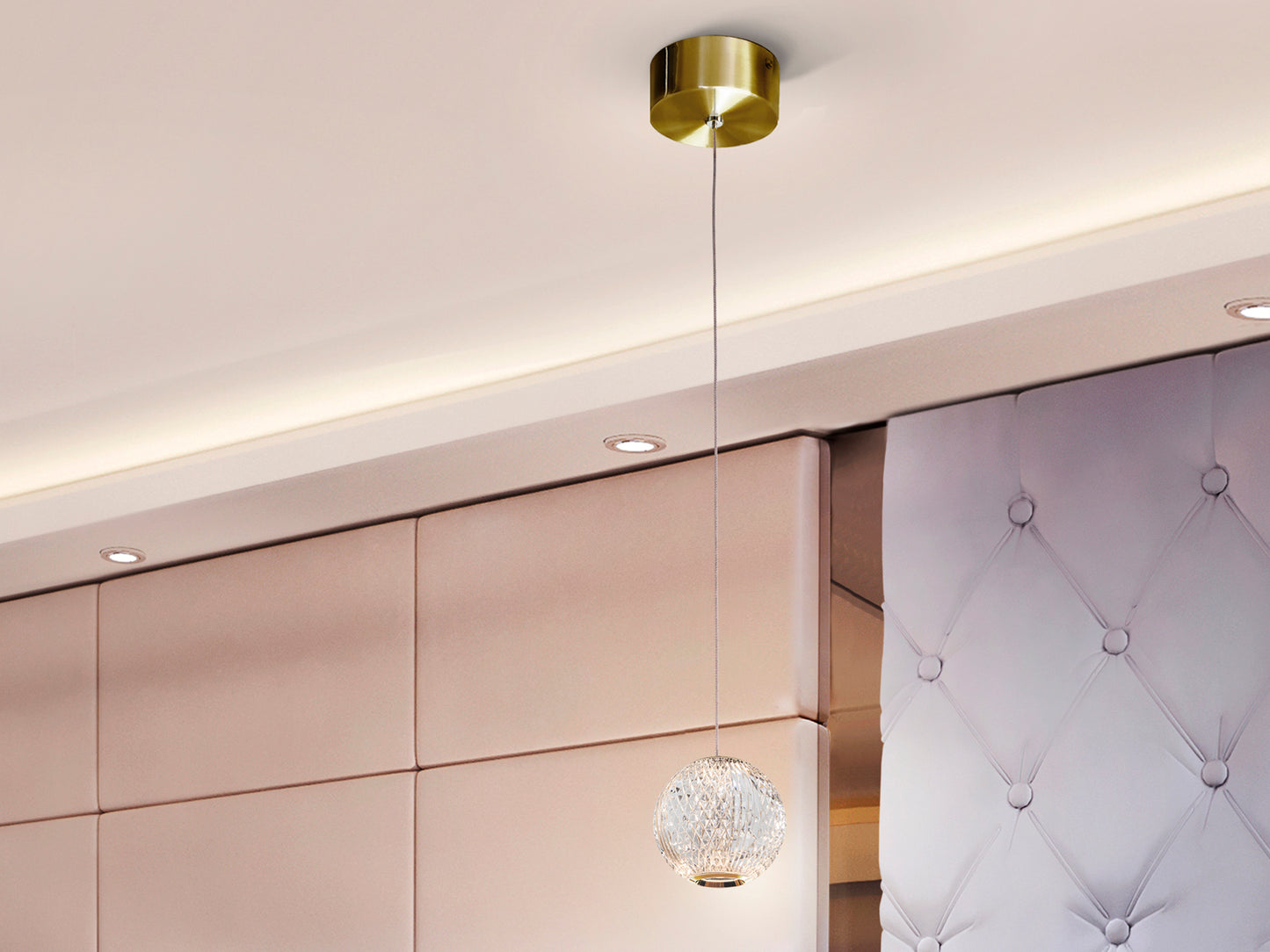 Lámpara de techo Austral oro para comedor o salón, LED, metal y diseño moderno de Schuller (354004) con detalles transparentes.