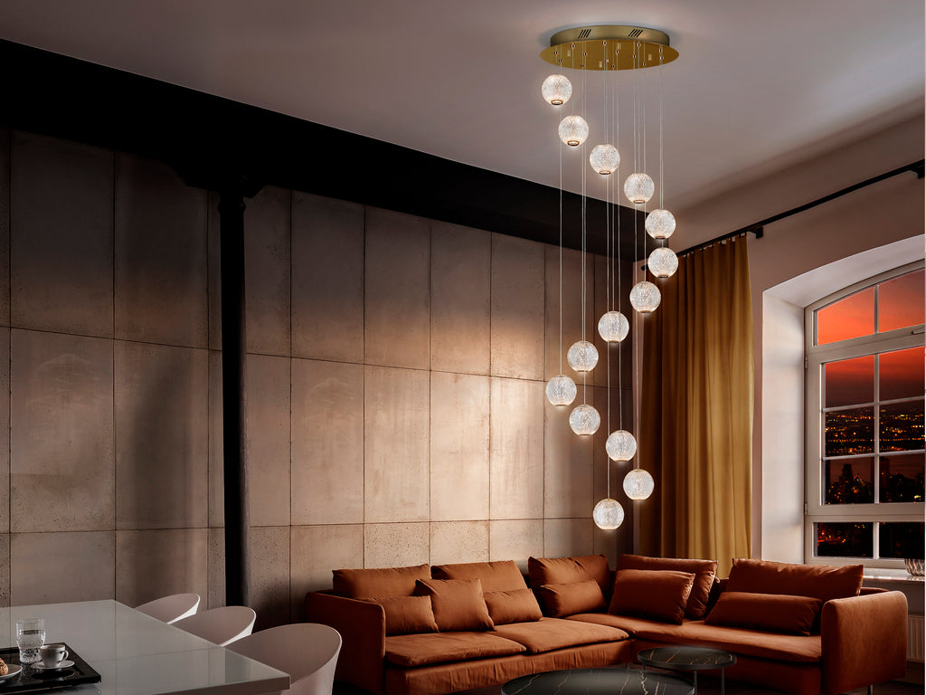 Lámpara de techo Austral 14L LED oro de Schuller, diseño moderno y elegante con detalles en acrílico y metal dorado, ideal para comedor o salón.