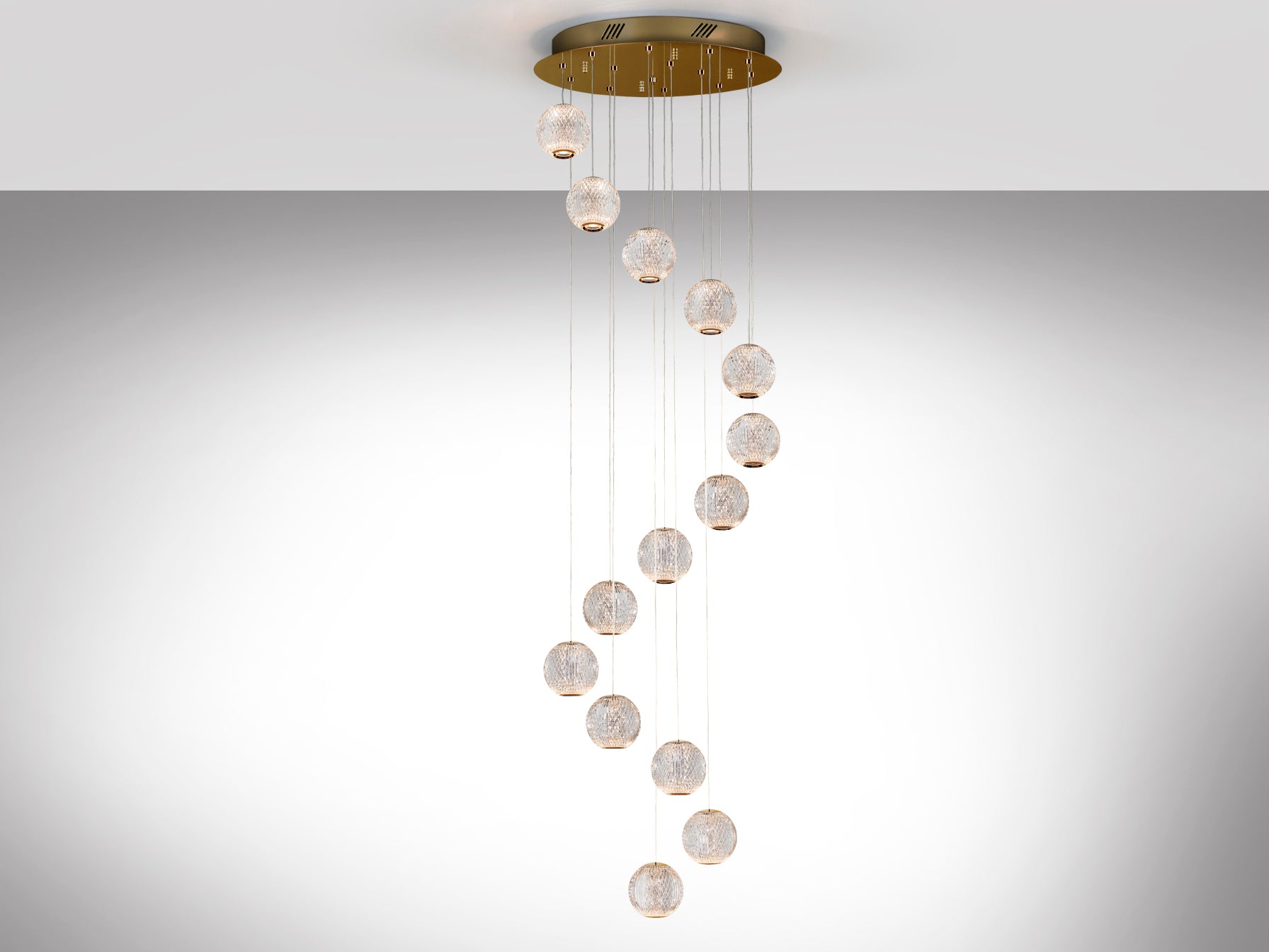 Lámpara de techo Austral 14L LED oro de Schuller (354318) - Diseño moderno con detalles en acrílico y metal dorado, ideal para comedor y salón. Iluminación LED regulable de lujo y estilo contemporáneo.