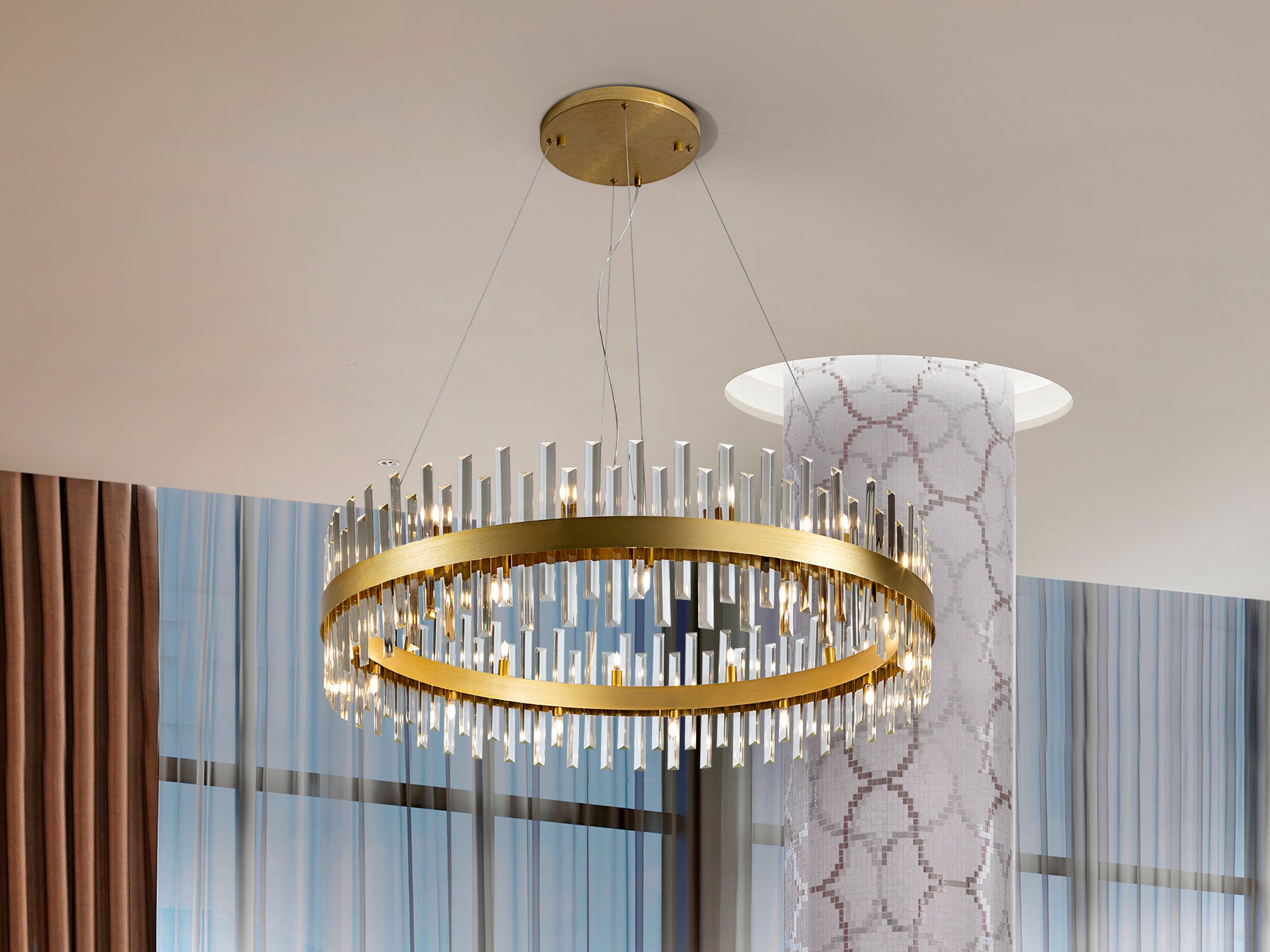 Lámpara de techo Grace 26 luces oro con detalles de cristal, diseño moderno y elegante de Schuller.