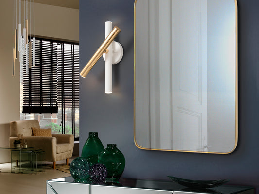 ```
Aplique de pared Varas oro y blanco de Schuller, con LED integrado y diseño moderno, ideal para salones.
```