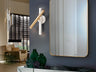 ```
Aplique de pared Varas oro y blanco de Schuller, con LED integrado y diseño moderno, ideal para salones.
```