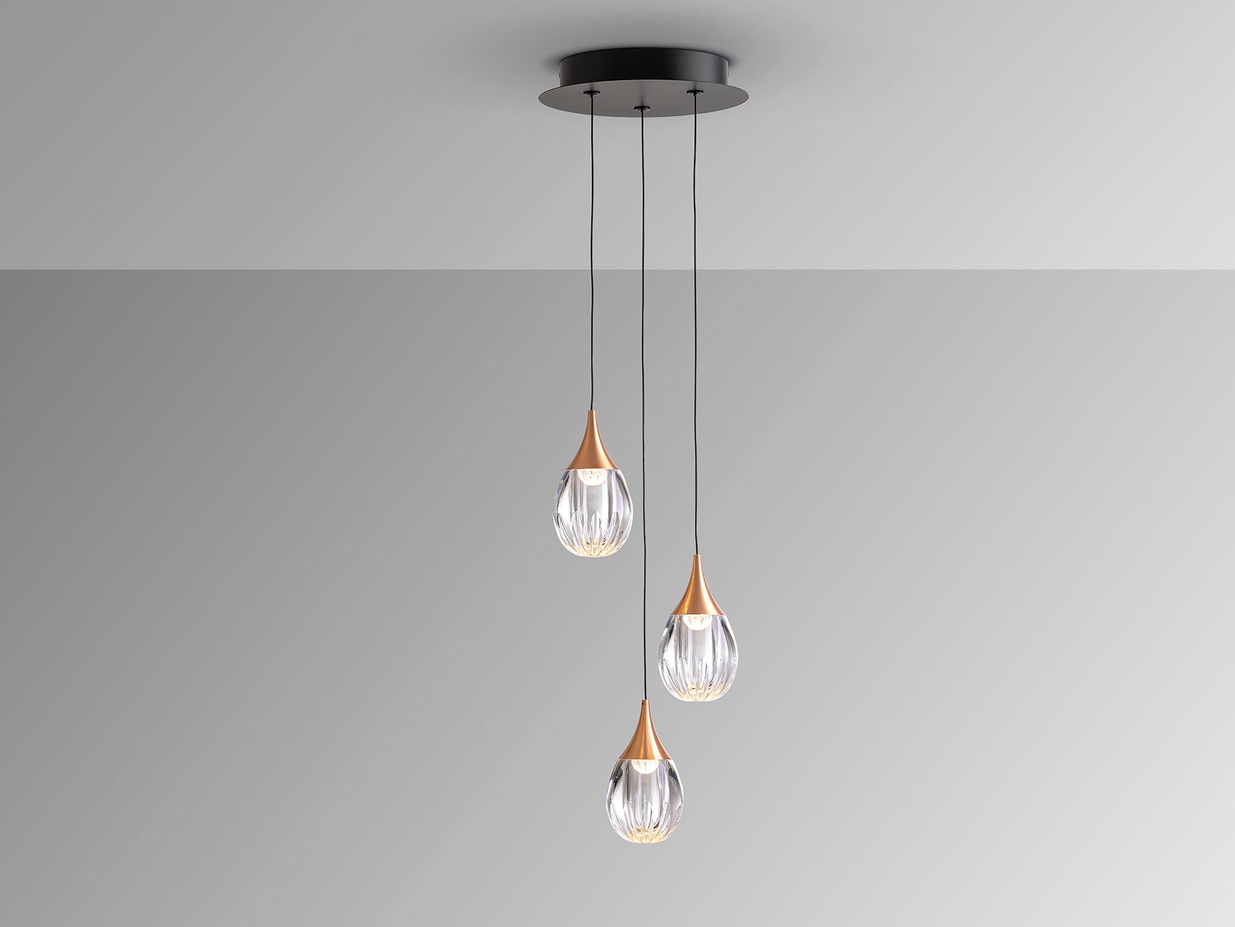 Lámpara de techo Corina 3L negro cobre de Schuller, estilo moderno e industrial con LED y detalles en cobre y acrílico.