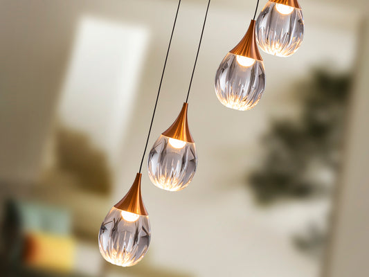 Lámpara de techo CORINA negro-cobre de diseño moderno y estilo industrial-chic, ideal para comedor o salón. Fabricada con metal, acrílico y detalles en cobre. Incluye LED dimable. Marca Schuller.