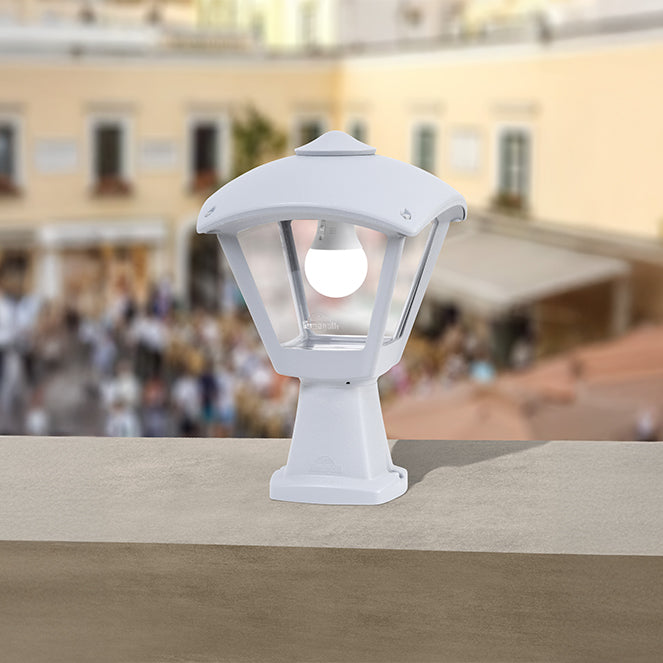 Farola DARIO fabricada en Resina color Blanco con difusor PMMA