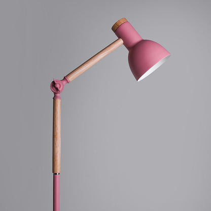 Lámpara TEACHER fabricada en metal color rosa con base de madera natural