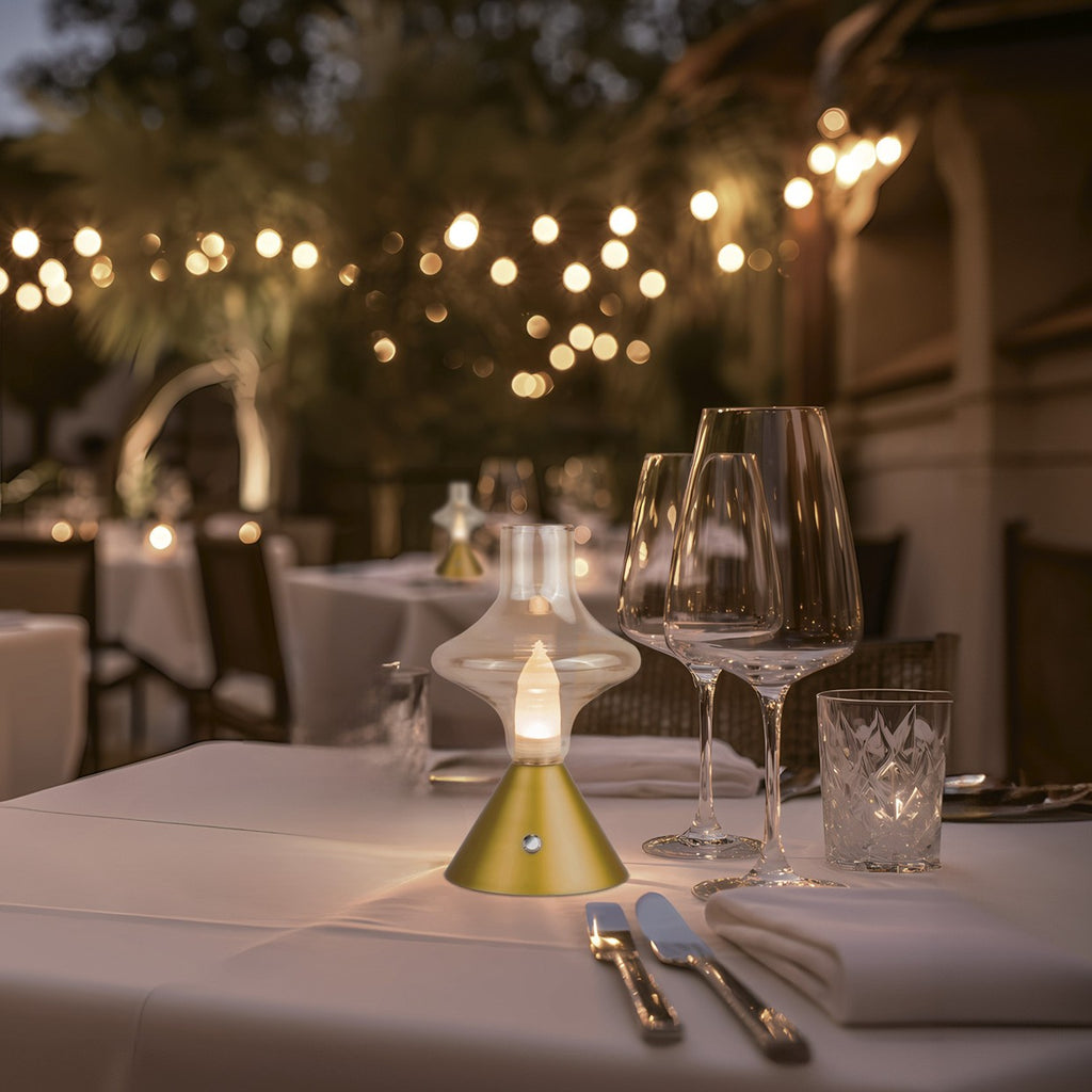 Esquema de dimensiones 12x12x19 cm de la lámpara sobremesa Abel