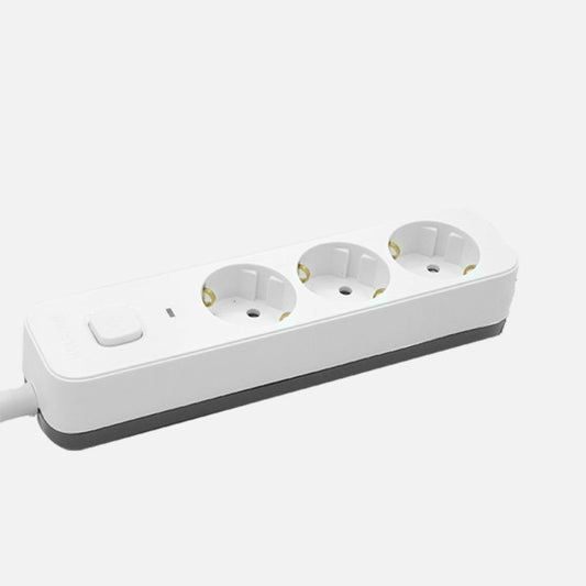 Alargadera Dalton 1,5 m 3 Tomas Blanco/Gris Fabrilamp instalada en ambiente decorativo de salón o dormitorio | Fabrilamp / Abrila