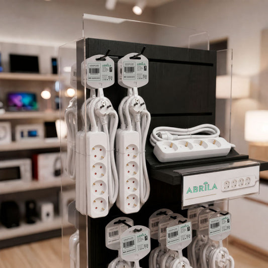 Alargadera Florey 3m 4 Enchufes Blanco Fabrilamp instalada en ambiente decorativo de salón o dormitorio | Fabrilamp / Abrila