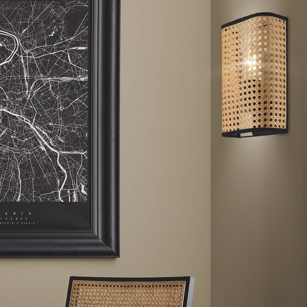 Aplique OYSTER Natural AJP/Alemar (Ref. 10977) - Medidas: Iluminación elegante de ratán para pared. LuzGuru.
