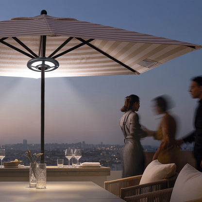 Luz LED Lacos negro instalada en sombrilla exterior - Ambiente terraza