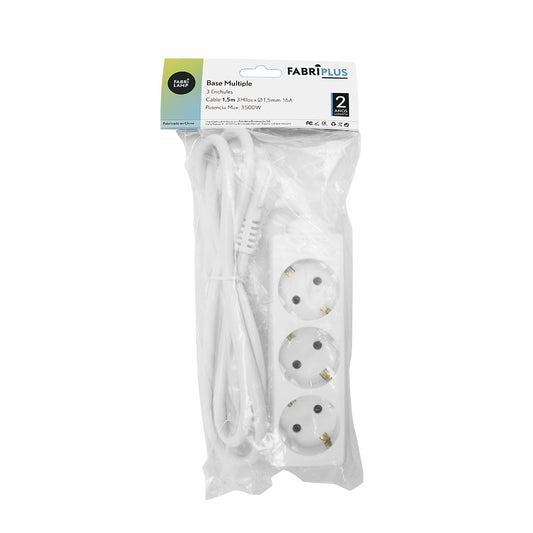 Alargadera fabricada en polipropileno color blanco, con cable de cobre de 1.5m.