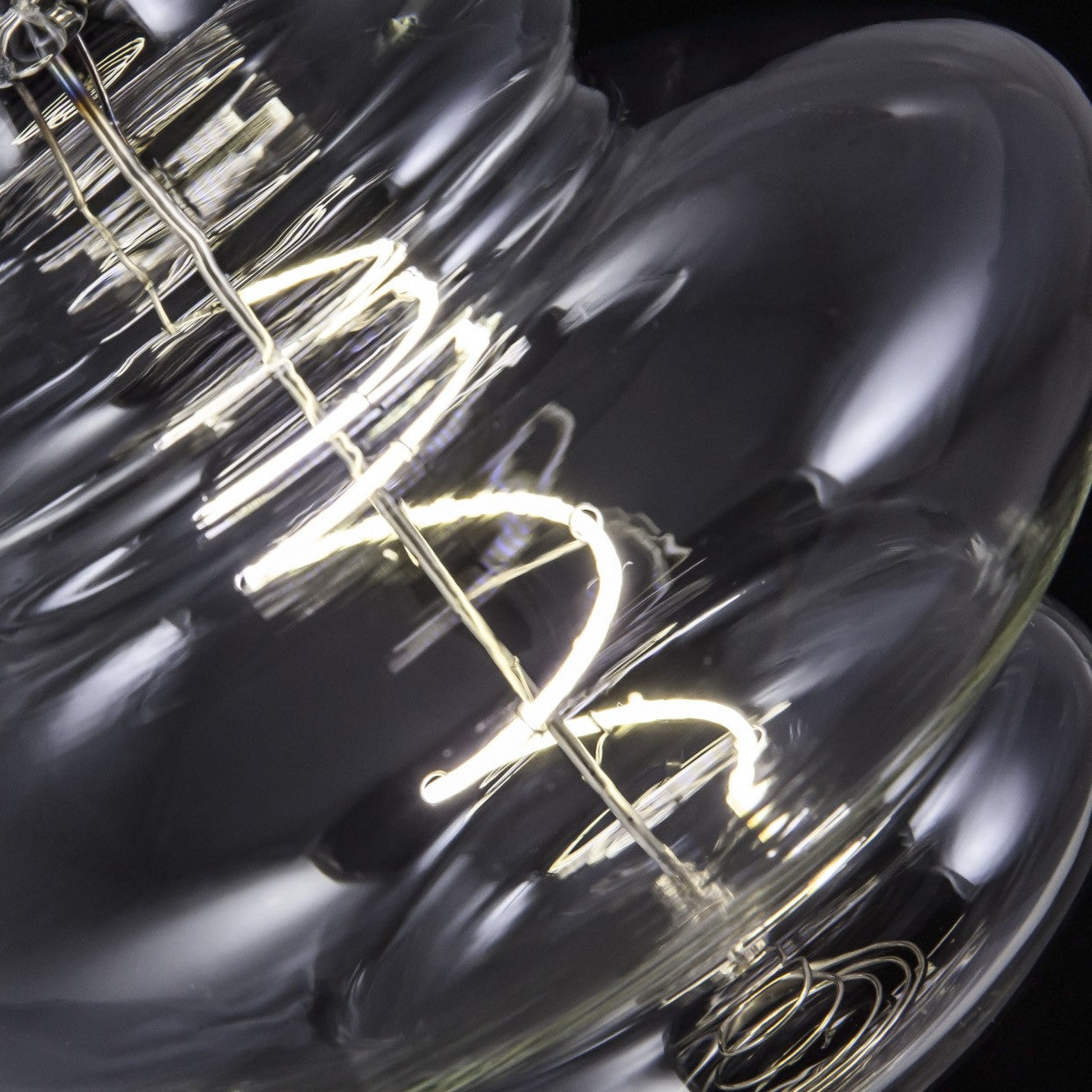 Bombilla LED Retro XL AJP/Alemar FS0055: 8W, 880 lúmenes, 4000K.  Iluminación instantánea y eficiente para tu hogar.
