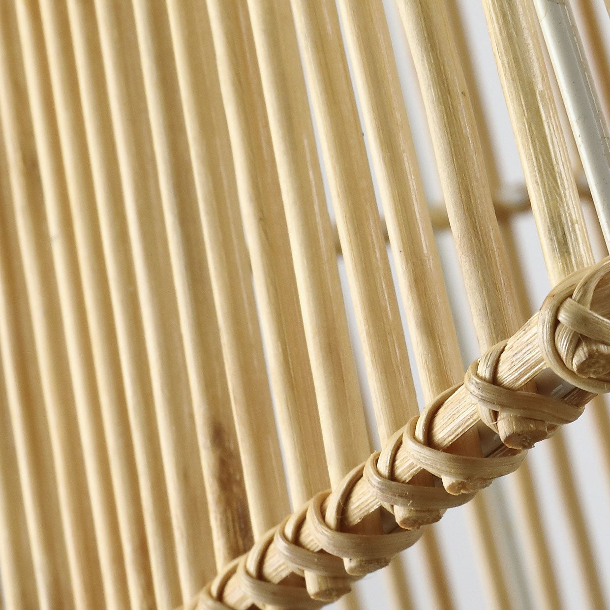 Colgante Cabanas Mimbre Natural AJP/Alemar (Ref. 11048): Dimensiones detalladas. Iluminación cálida y acogedora para tu hogar. Envío rápido y garantía AJP/Alemar. Compra en luzguru.com
