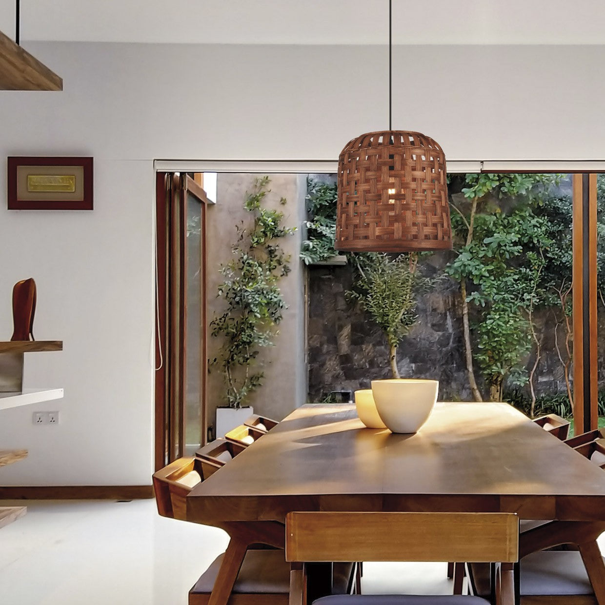 Colgante Theodor Marrón AJP/Alemar (Ref. 10972) - Dimensiones: [Insertar medidas aquí]. Elegante diseño clásico de madera, máxima calidad. LuzGuru.
