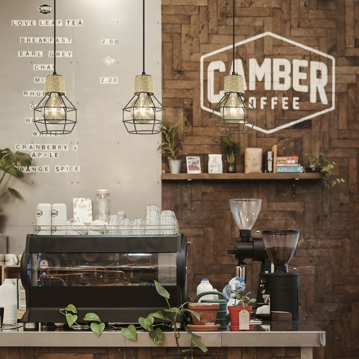 Colgante Trena Negro E27 AJP/Alemar (Ref. 10598) - Dimensiones: [Insertar dimensiones aquí]. Iluminación elegante y moderna para tu hogar.  Compra en luzguru.com
