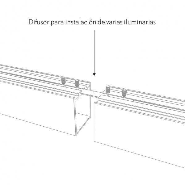 Vista detallada del difusor Line X 4,5x300 cm de Fabrilamp, material policarbonato.