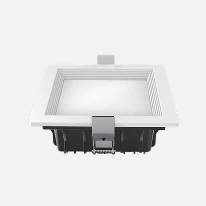 Downlight fabricado en metal color blanco con difusor de policarbonato