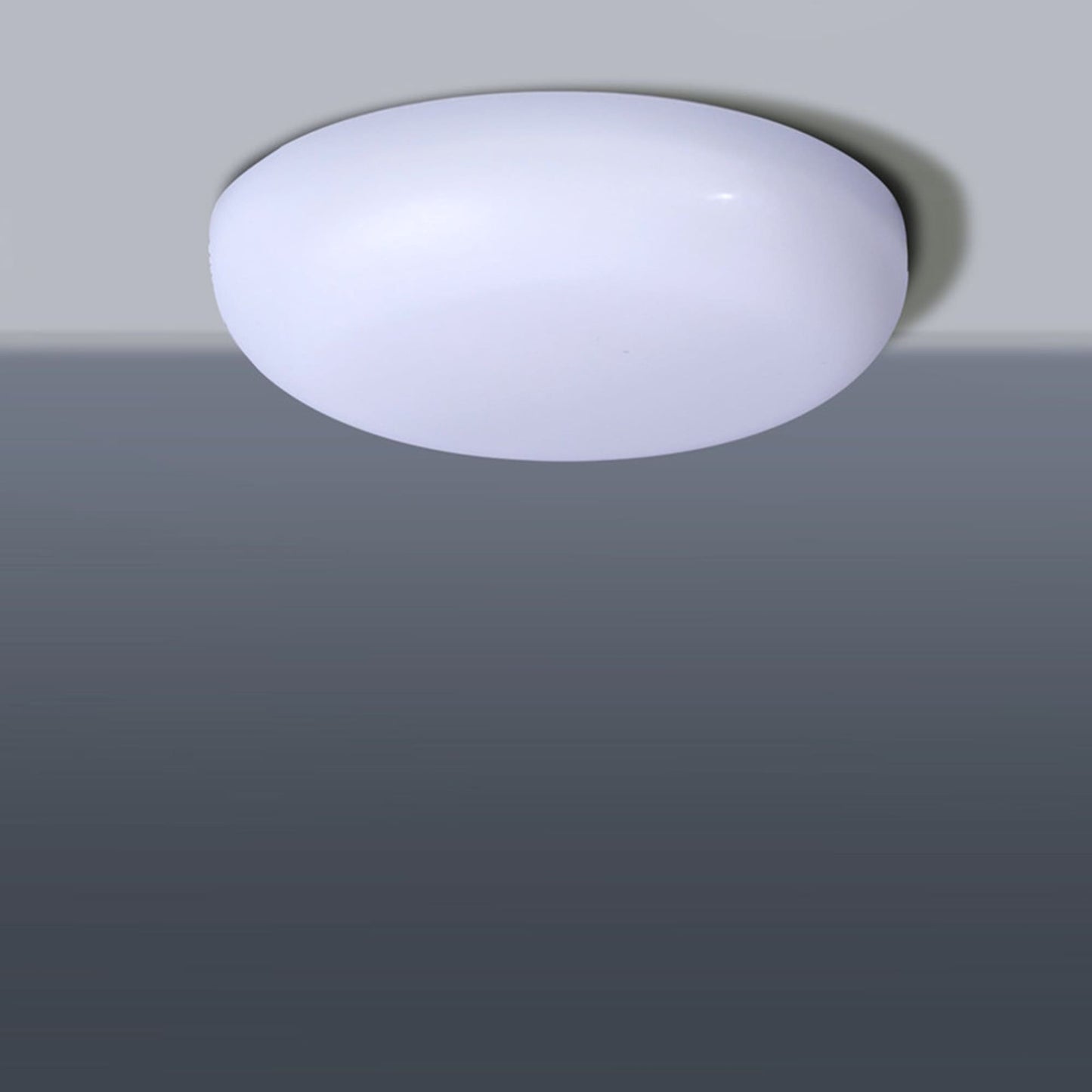 Iluminación funcional ideal para baños con luz blanca fría