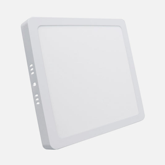 Downlight Selenita fabricado en aluminio color blanco con difusor de policarbonato