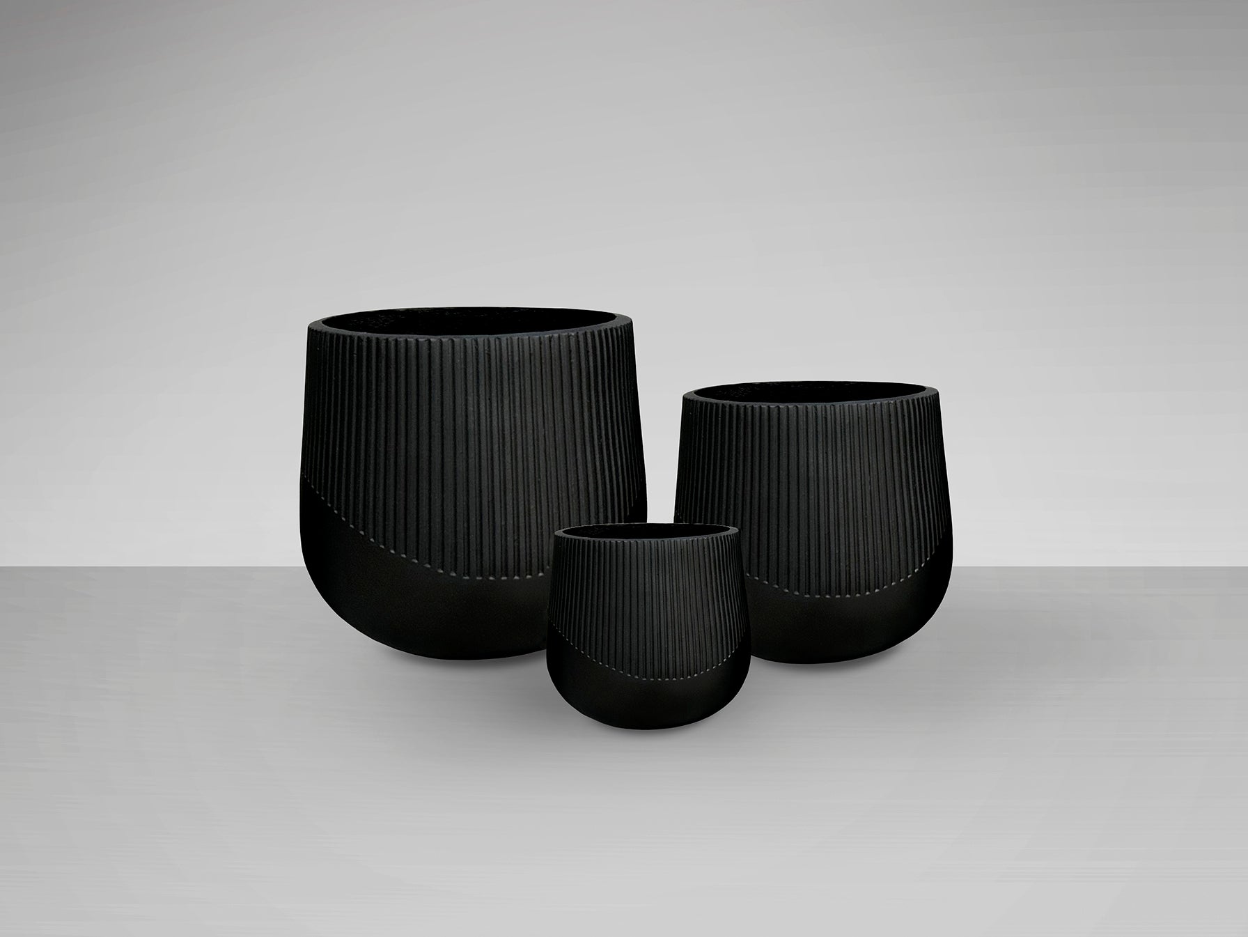 Set 3 Maceteros Negro Kioto - Schuller - Calidad Premium | luzguru.com