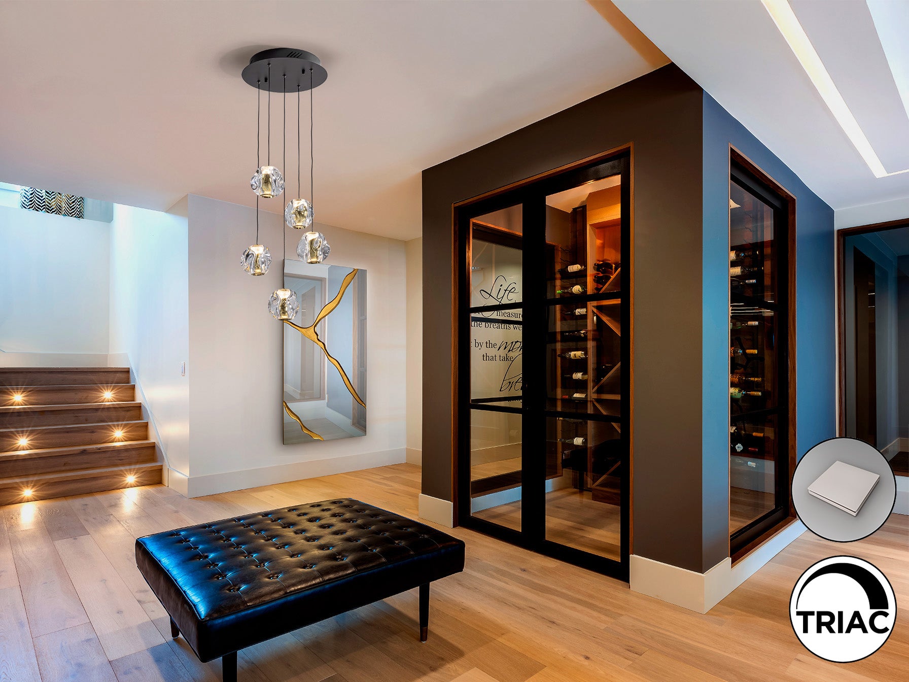 Lámpara Zaria 5 luces dorada Schuller 501965 - Detalle de la elegante lámpara de metal negro mate con detalles dorados y tulipas de acrílico transparente. Iluminación LED 21W 1456lm 3000K.  Luzgurú.
