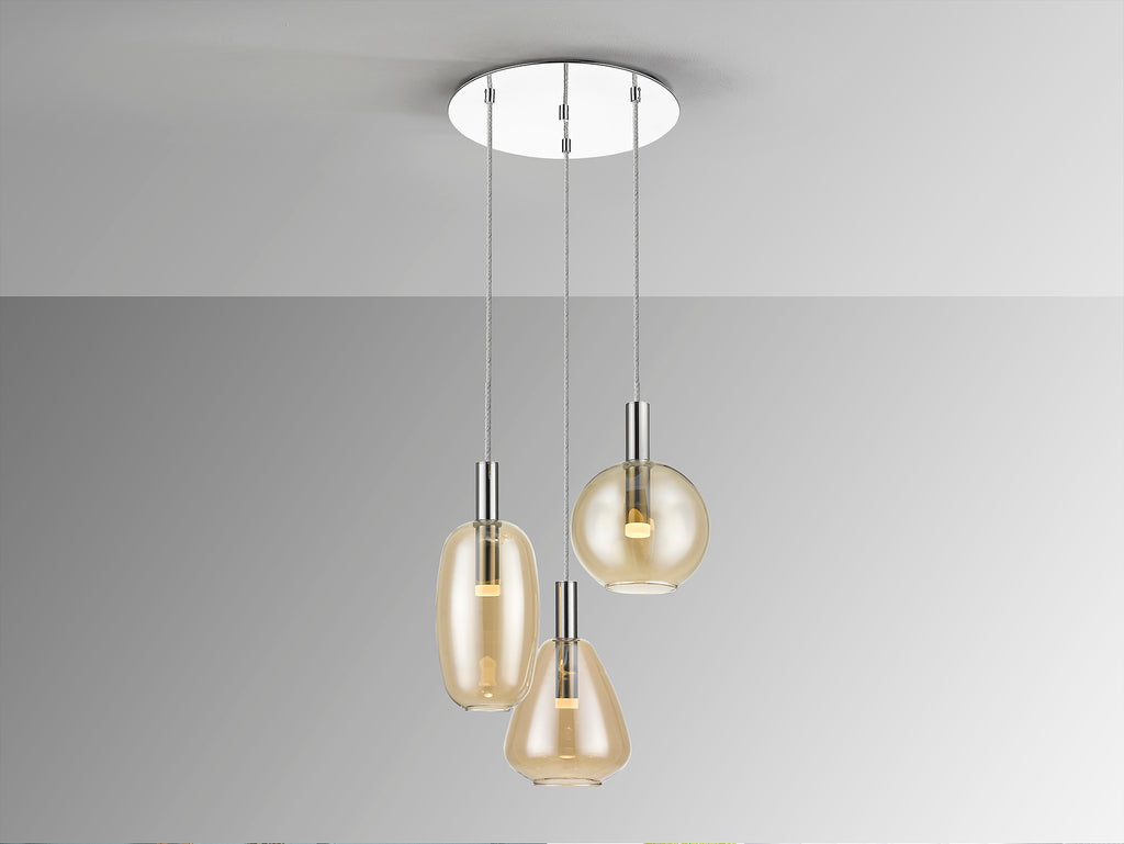 Lámpara Nara 3 luces cromada Schuller i3 (Ref. 561036) - Detalles de cristal ámbar, acrílico opal y metal.  Altura regulable 50-200cm. 15W LED, 1350 lúmenes, 3000K.
