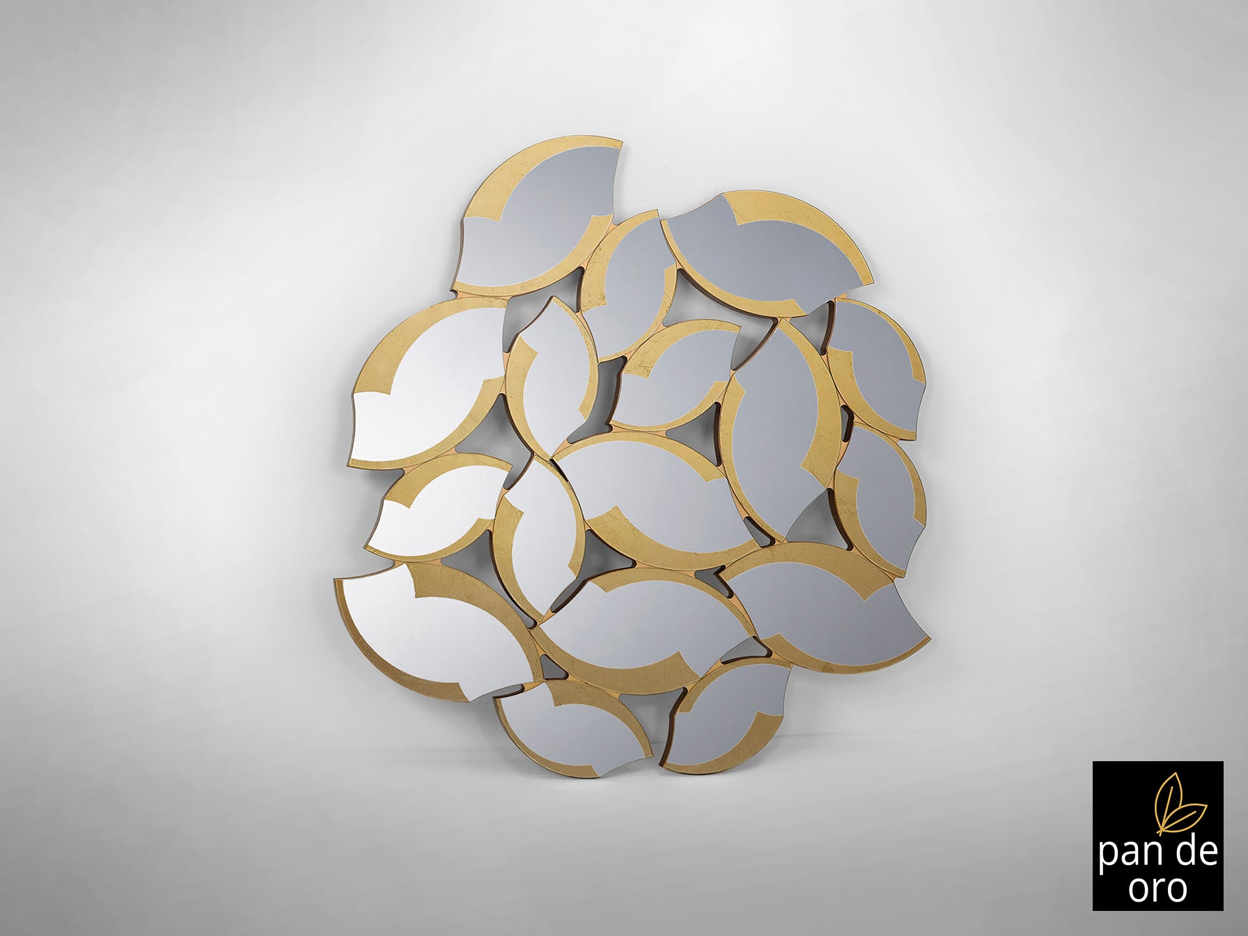 Espejo Moderno Pan de Oro - Schuller Sandal | luzguru.com