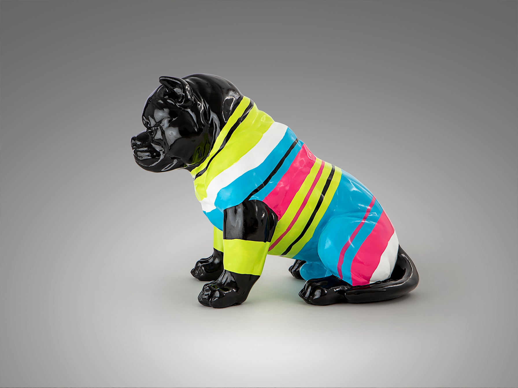 Figura decorativa Pitbull Schuller Rocky - Negra con Rayas | luzguru.com