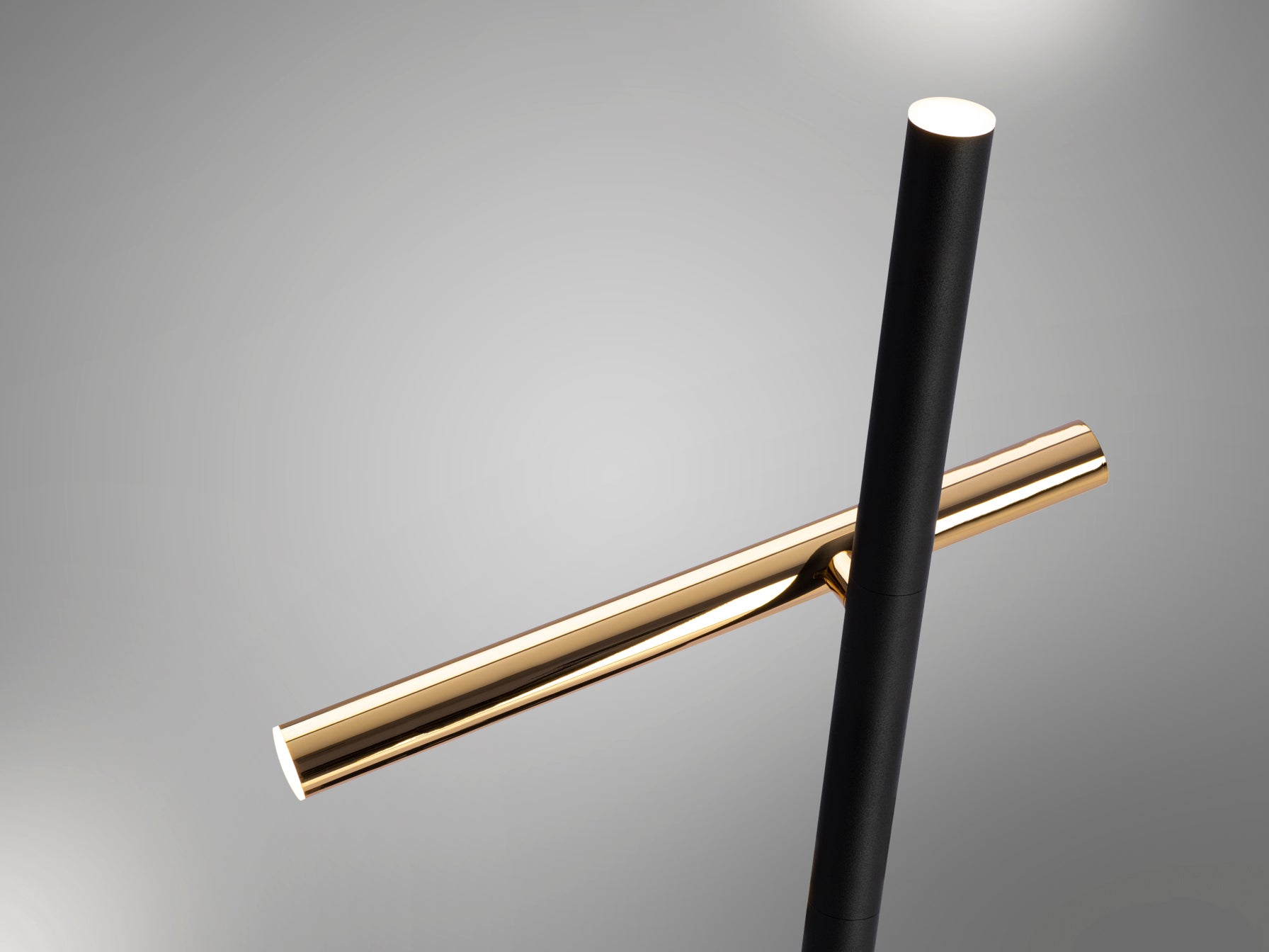 Lámpara de Pie Moderna Oro Negro - Schuller Varas | luzguru.com