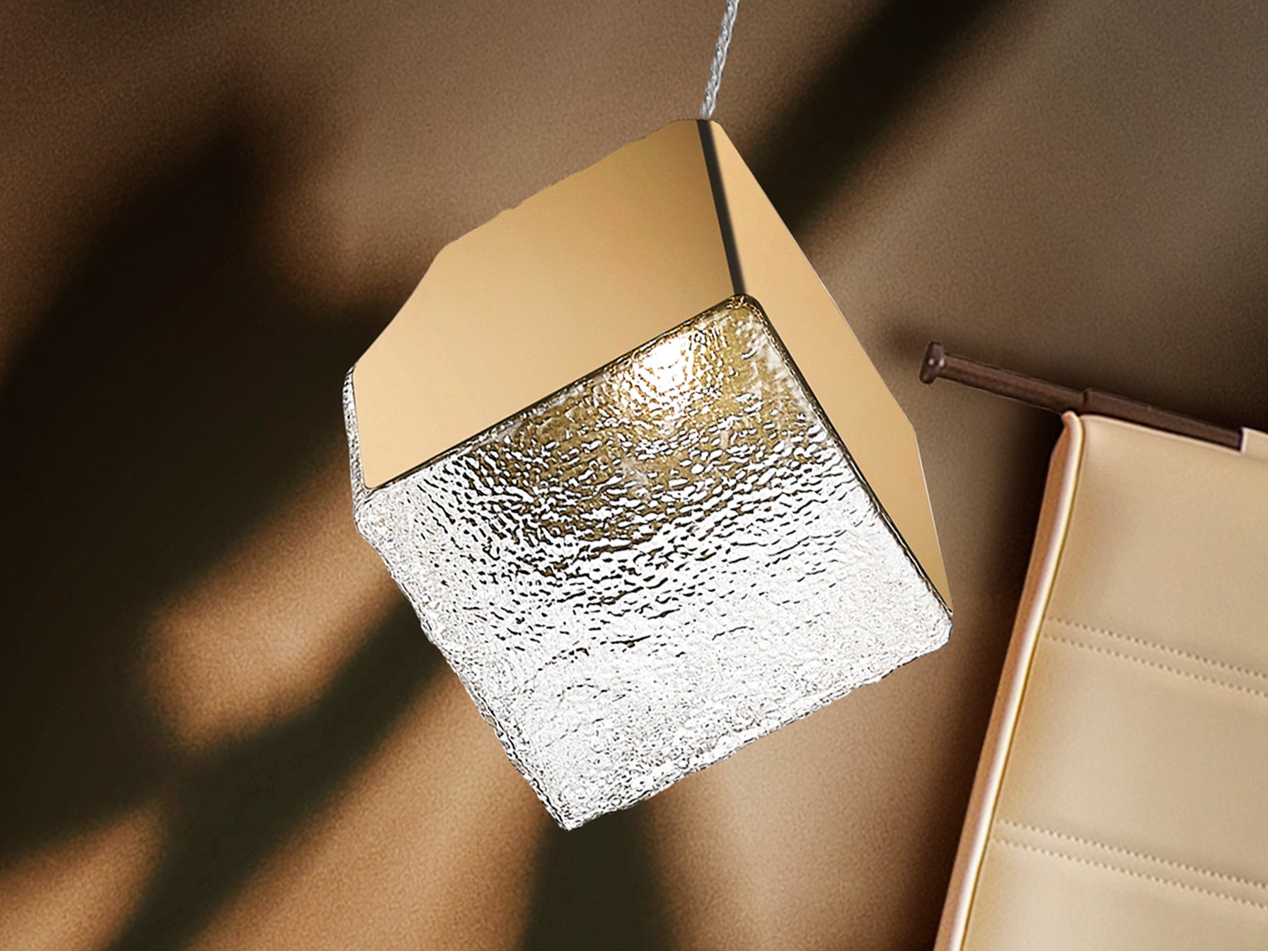 Lámpara Moderna Oro - Schuller Priscila | luzguru.com