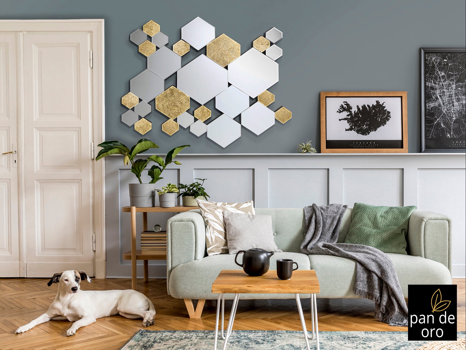 Espejo Nadia Pan de Oro SCHULLER 521192 - Detalles: Hexágonos de cristal biselados, fondo pan de oro, trasera DM negro. 92x121x2,5cm.  Colgable horizontal/vertical.
