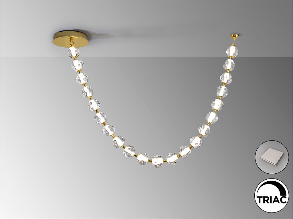 Lámpara Zaria II LED de Schuller (Ref. 448796). Detalle de su elegante diseño dorado con 21 tulipas de acrílico transparente. Iluminación de alta gama, 7129 lúmenes, regulable.
