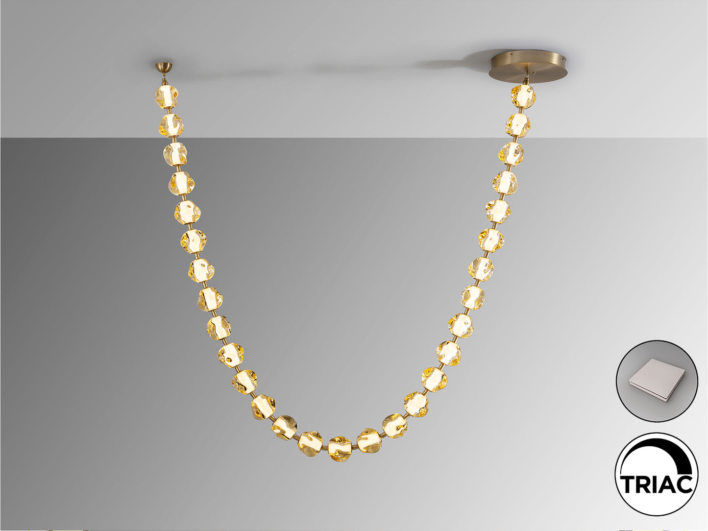 Lámpara Zaria II de Schuller (Ref. 448956) - Detalle de la elegante lámpara de metal bronce con 29 tulipas de acrílico ámbar. Iluminación LED de 105W, 8210 lúmenes y 3000K.  Incluye driver TRIAC y sistema de regulación.
