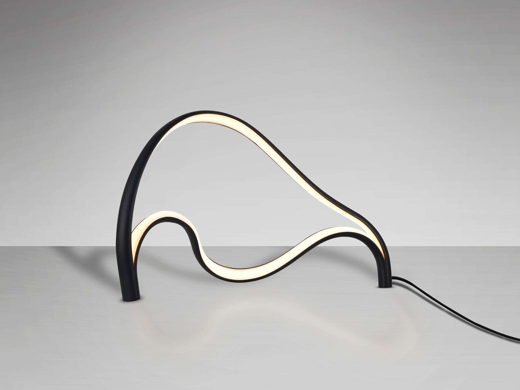 Lámpara Sobremesa Negra Moderna - Schuller Danza | luzguru.com