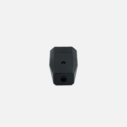 Enchufe aéreo negro ideal para talleres y garajes