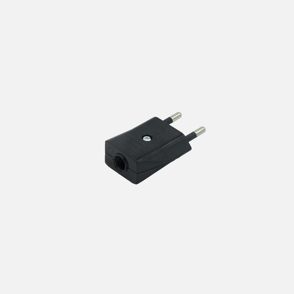 Clavija fabricada en policarbonato color negro para electrodomésticos
