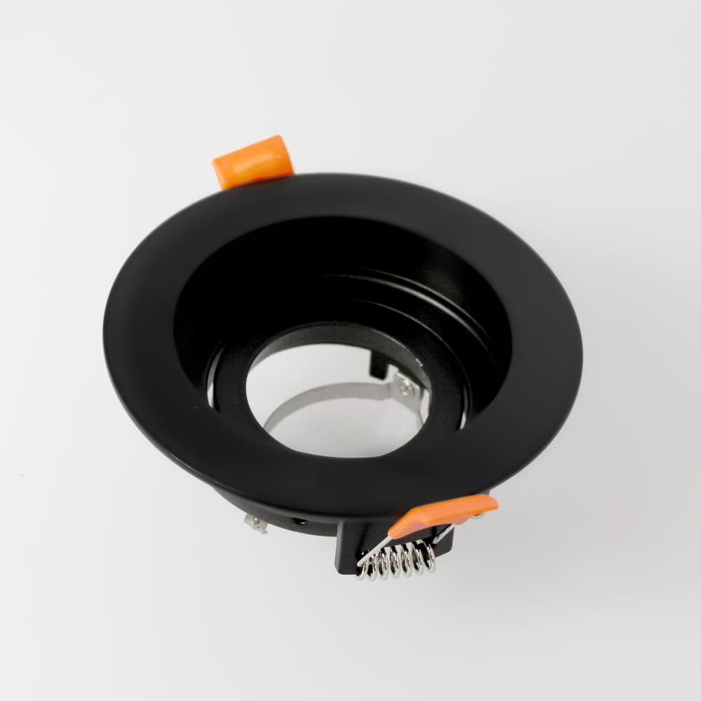 Iluminación discreta ideal para salón con el empotrable Akrah
