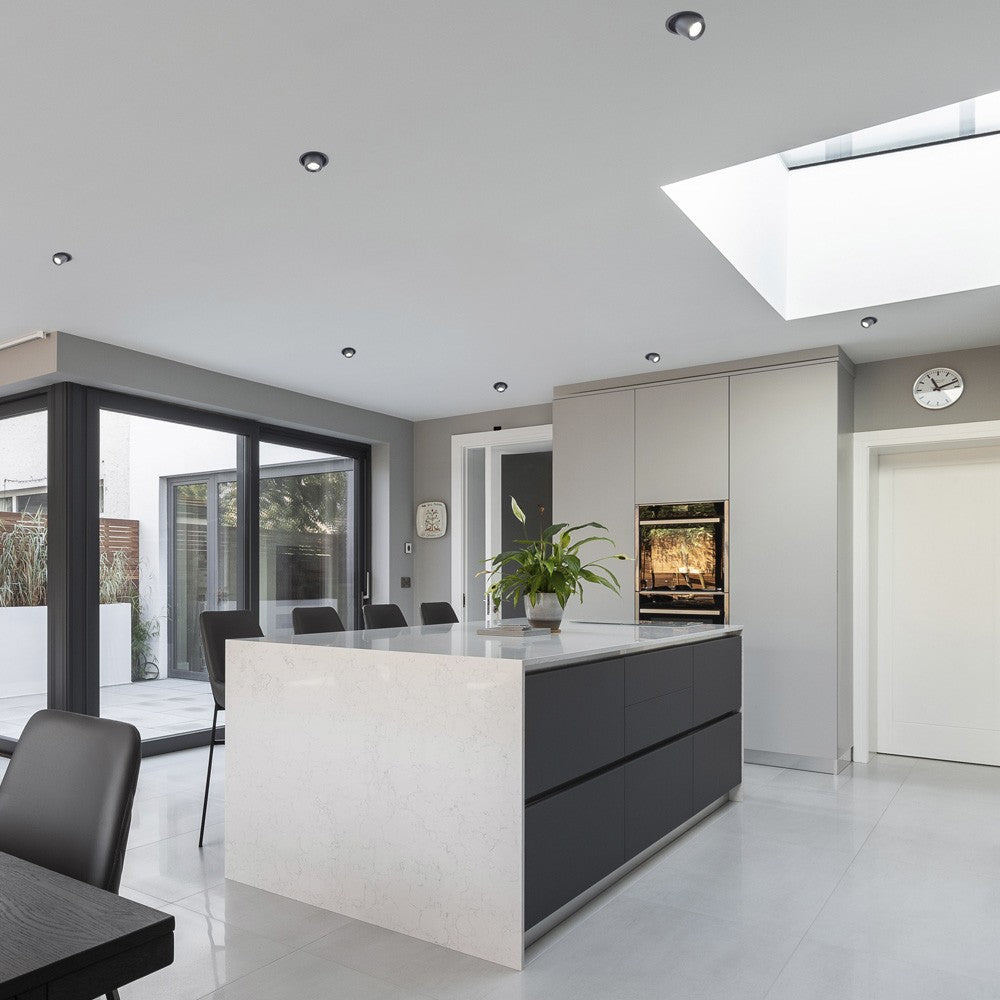 Foco LED orientable con ángulo de basculación de 30º