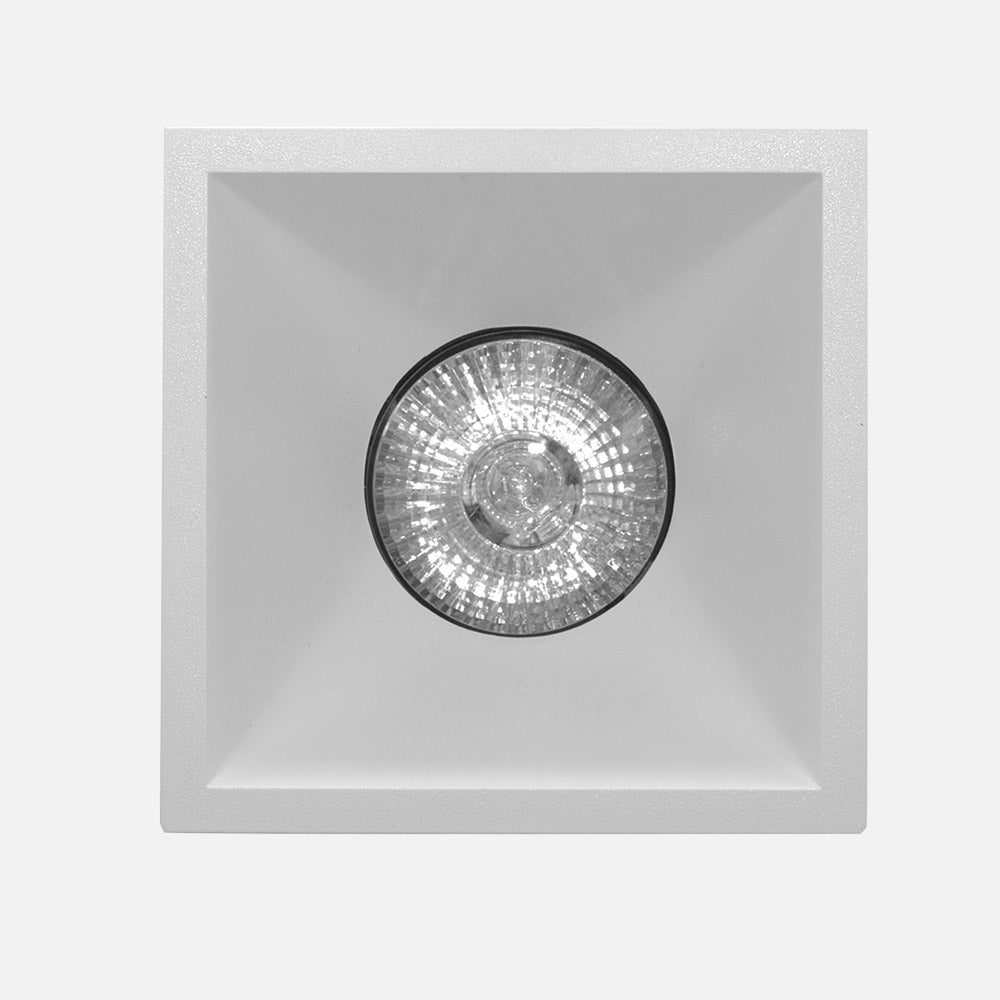 Empotrable Oniro fabricado en PVC color blanco, ideal para iluminación interior
