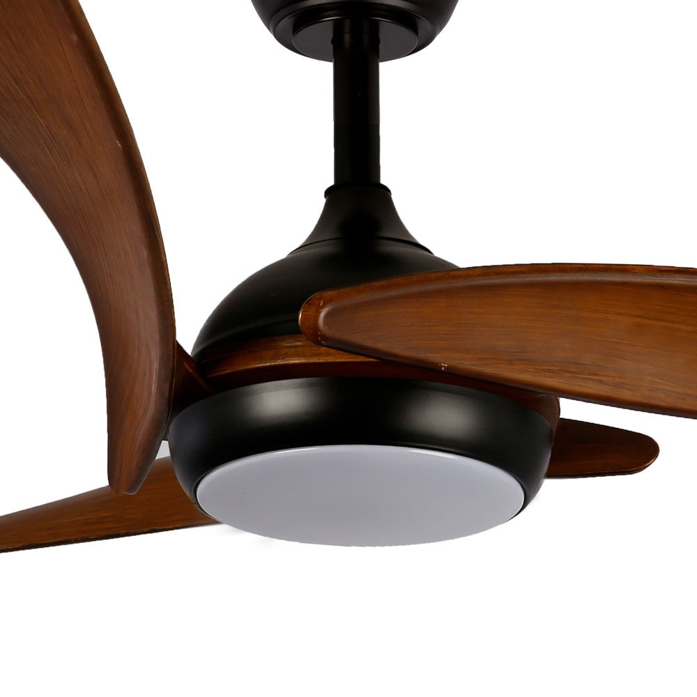 Elegante ventilador de techo negro y madera ideal para salón